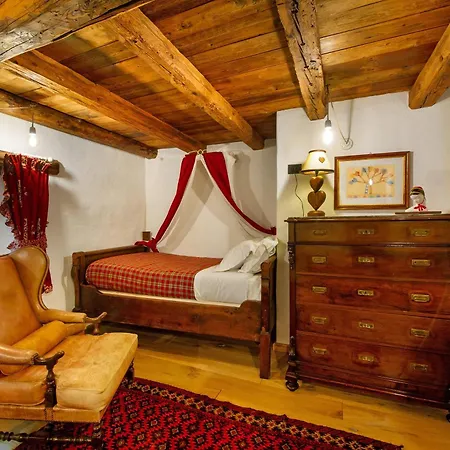 Le Du Coq Rouge * 발토우르넨체