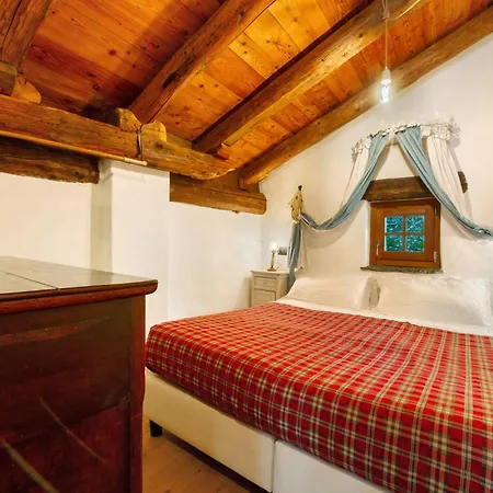 Le Du Coq Rouge Chalet *