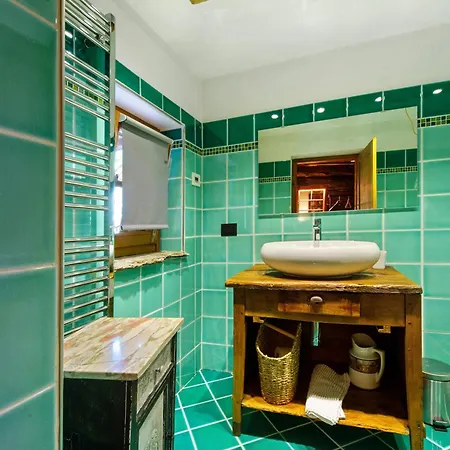 Le Du Coq Rouge 발토우르넨체